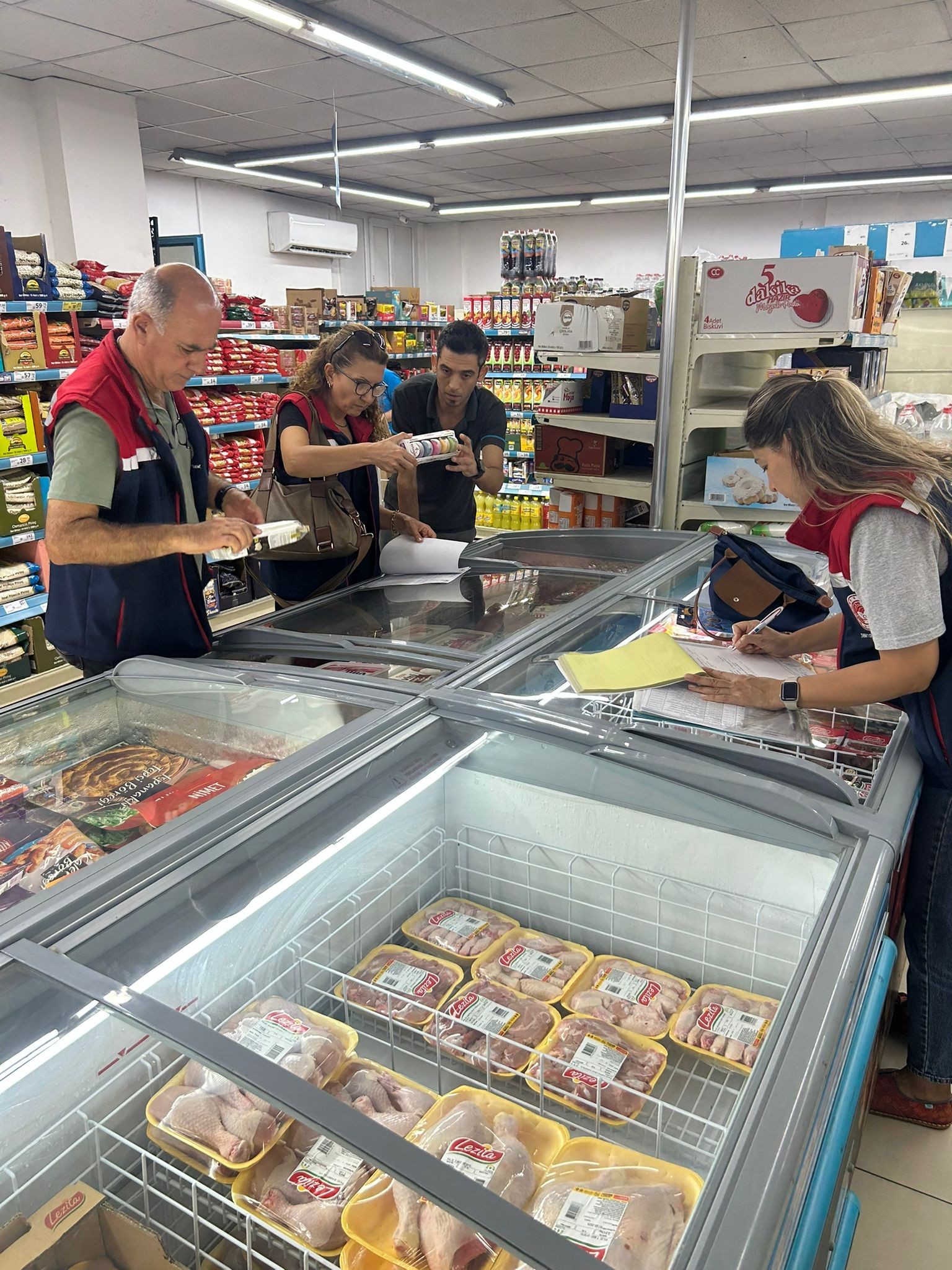 Gıda Satışı Yapan Işletme Ve Marketlerde Denetim Gerçekleştirdi (4)