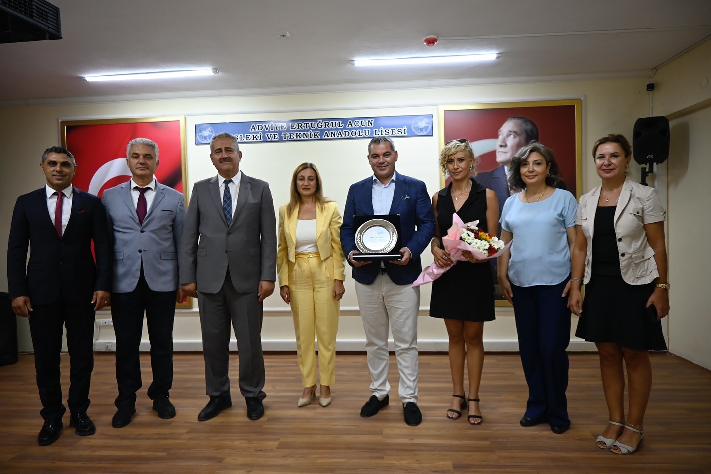 Hayırsever Iş Insanına Eğitime Destek Plaketi (1)