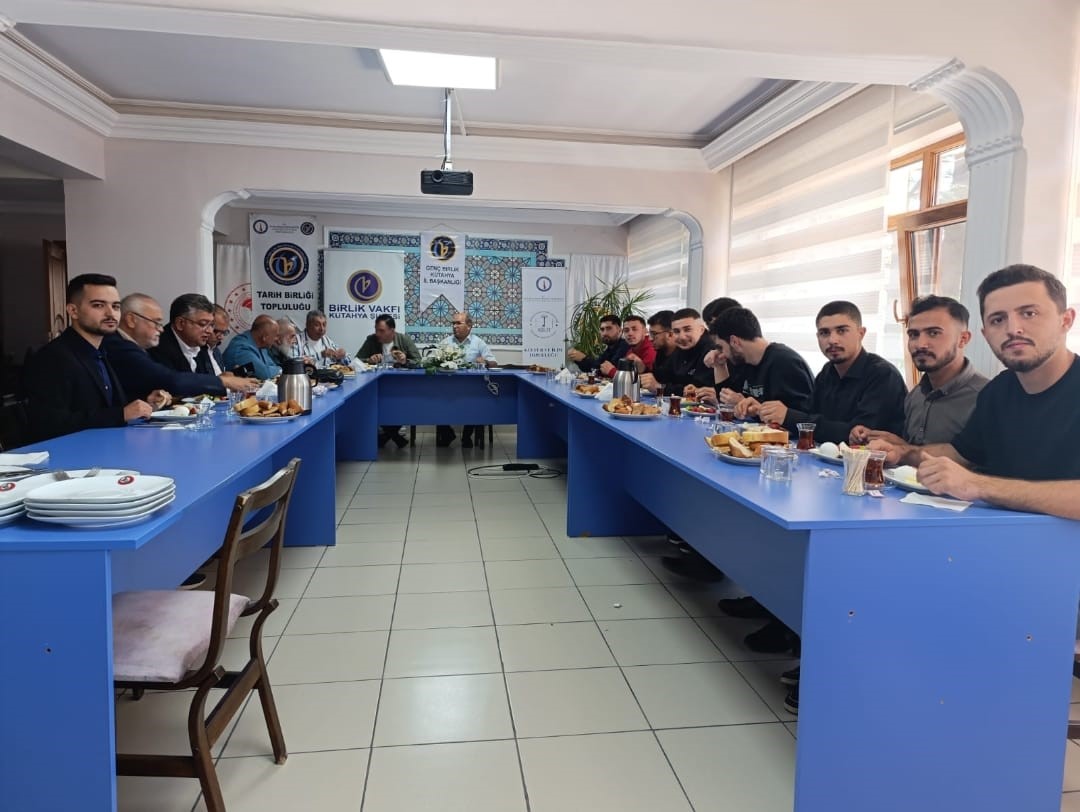 Kütahya Birlik Vakfı'ndan Öğrencilerle Istişare Toplantısı (3)