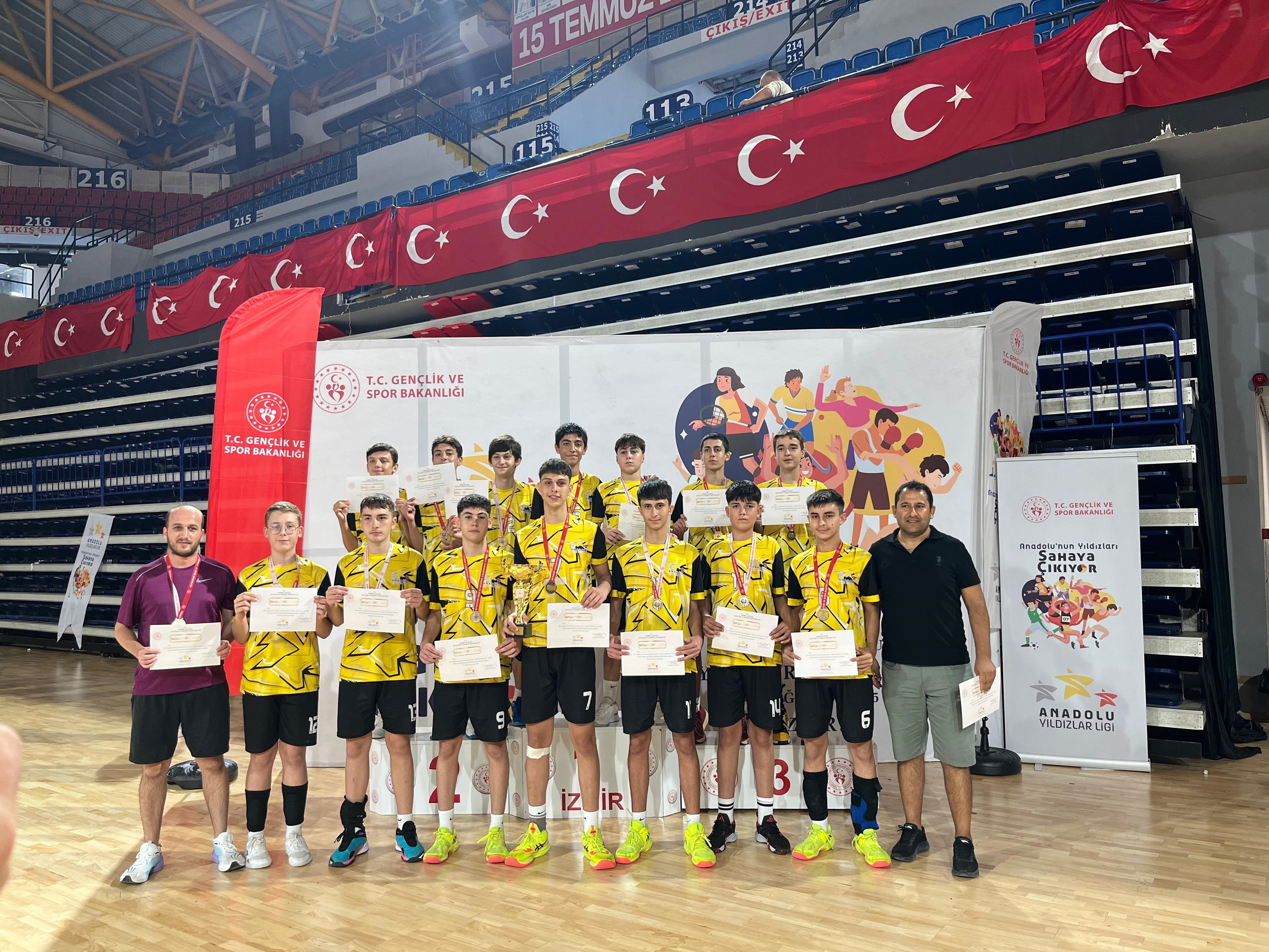 Manisa Erkek Voleybol Takımı Türkiye Şampiyonu Oldu (6)