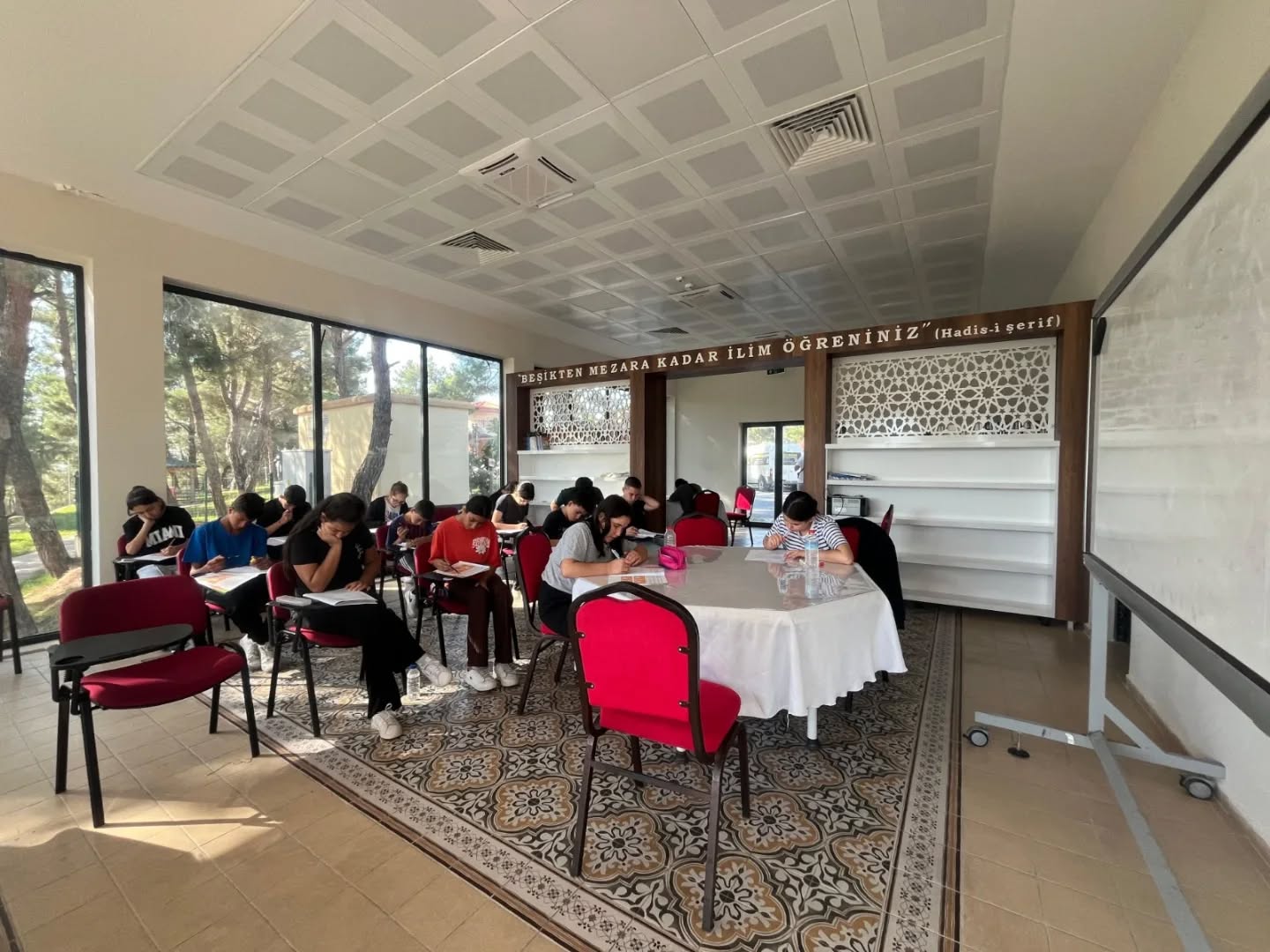 Manisa'da Eğitime Dev Destek Ücretsiz Kurs Imkanı (3)