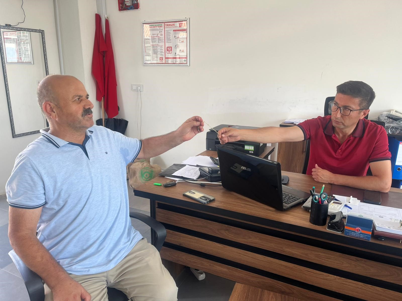 Manisa'da Kayıp Altınlar Duyarlı Vatandaşlar Sayesinde Bulundu (1)
