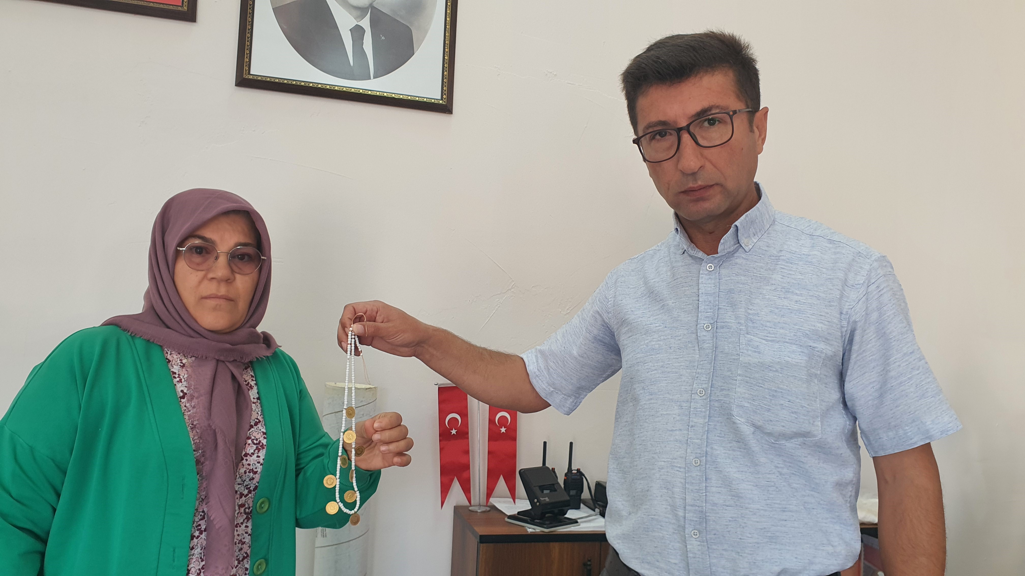 Manisa'da Kayıp Altınlar Duyarlı Vatandaşlar Sayesinde Bulundu (2)