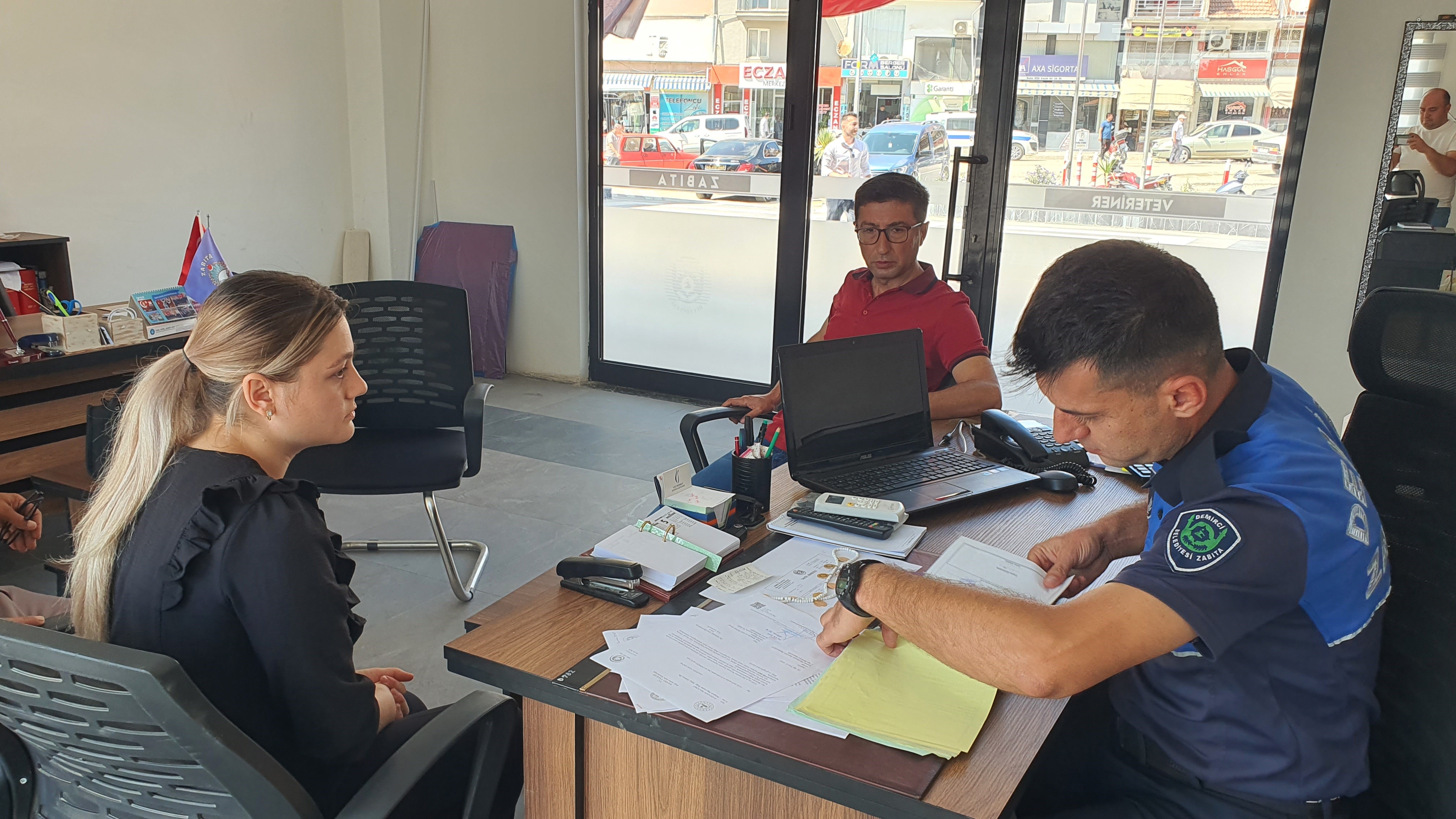 Manisa'da Kayıp Altınlar Duyarlı Vatandaşlar Sayesinde Bulundu (3)