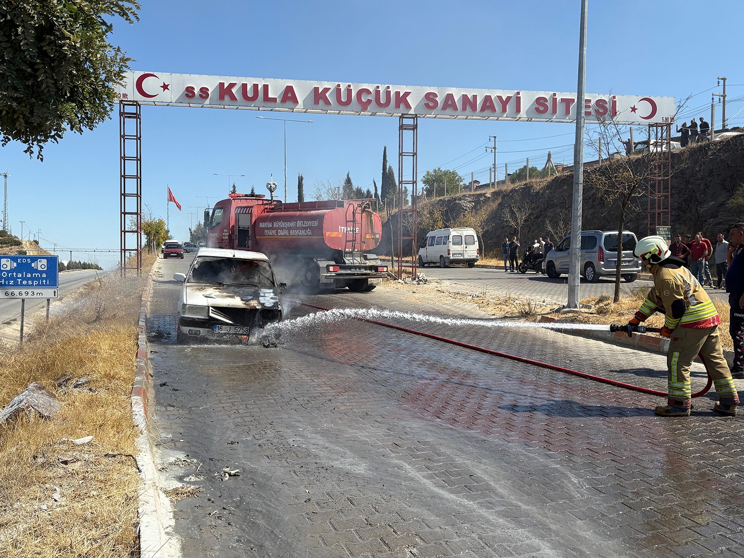 Manisa'da Otomobi Yangını (3)