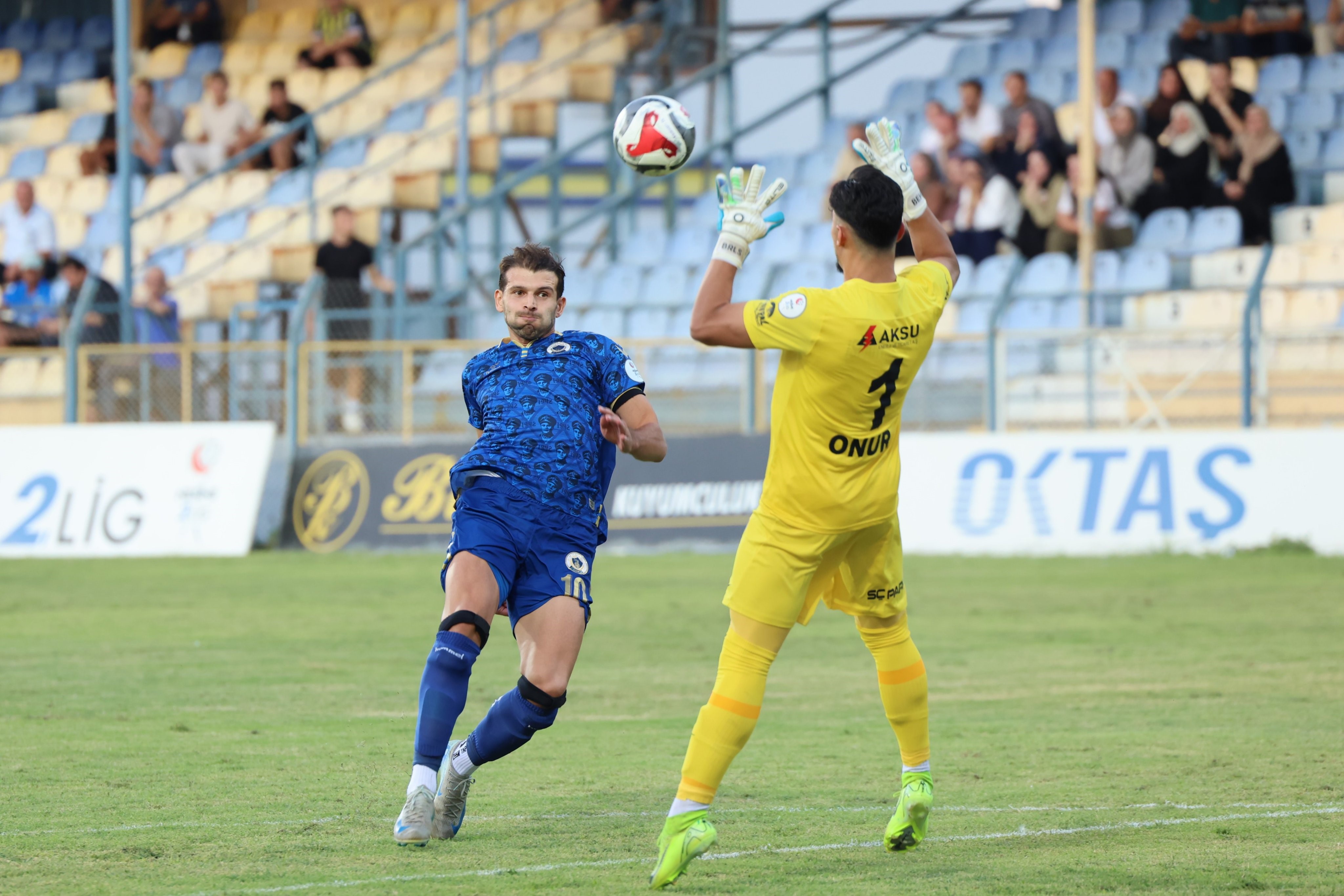 Menemen Fk'nın Oyuncusu Koç'tan Önemli Çıkış! (2)