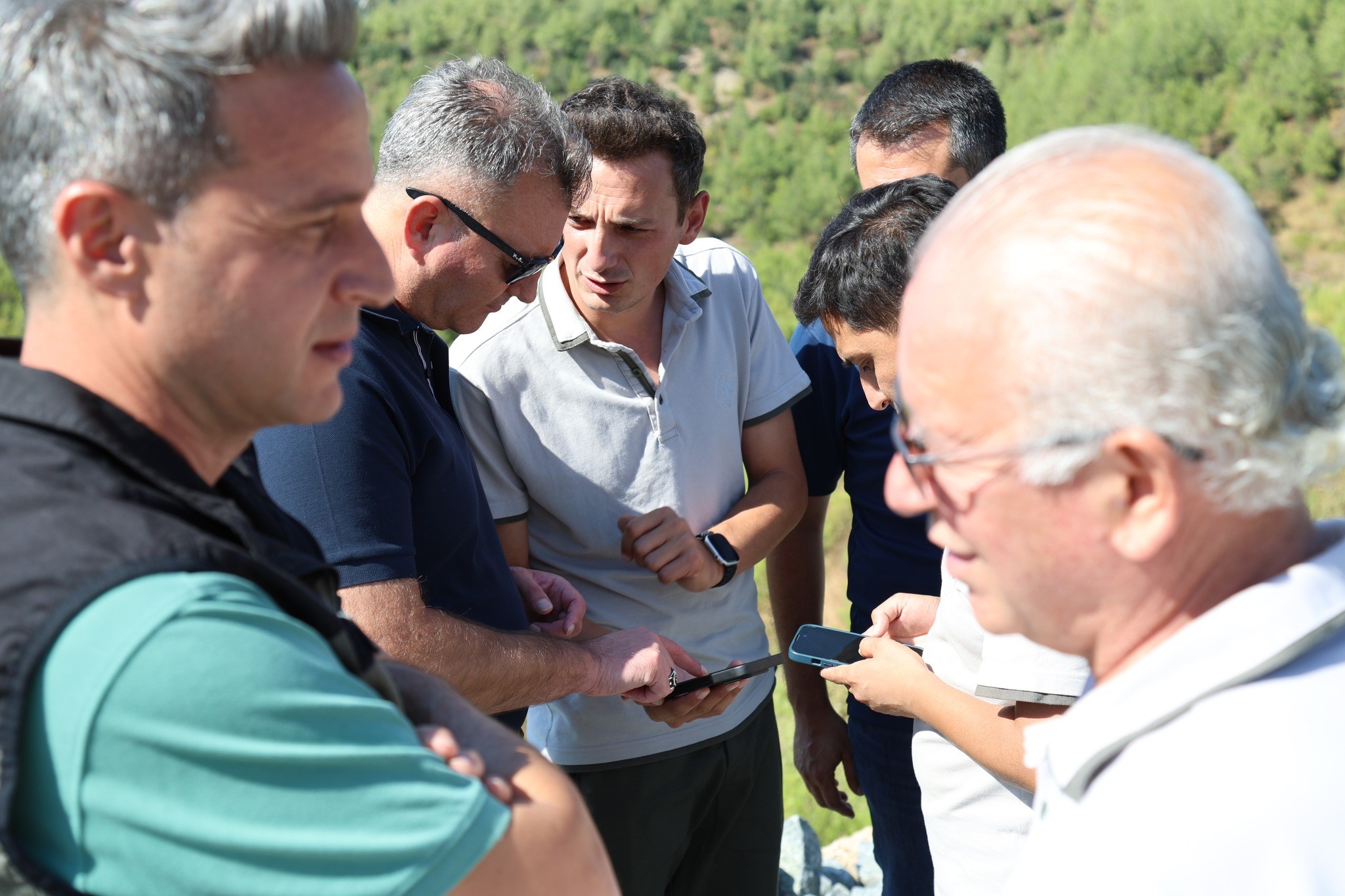 Muğla Orman Bölge Müdürü Mustafa Ülküdür , Makine İkmal Şube Müdürlüğü Koordinesinde Tutulan Orman Yolu Üst Yapı Çalışmaları Yerinde Incelendi (3)