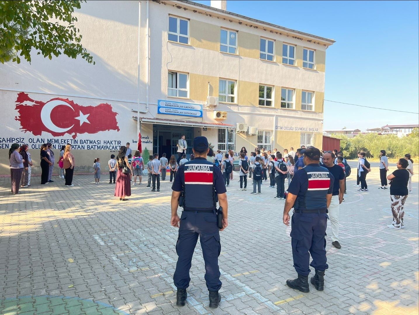 Salihli'de Huzurlu Okul Önleri Ve Huzurlu Sokaklar Uygulaması! (6)