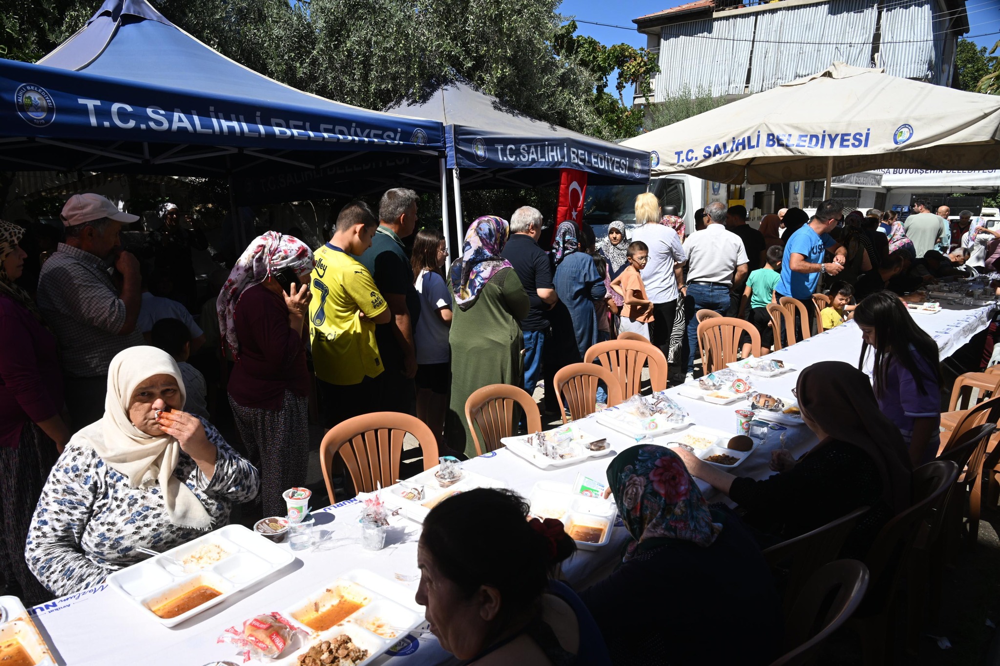 Salihli'de Şehit Yücel Yeşil İçin Hayır Yemeği Düzenlendi (4)