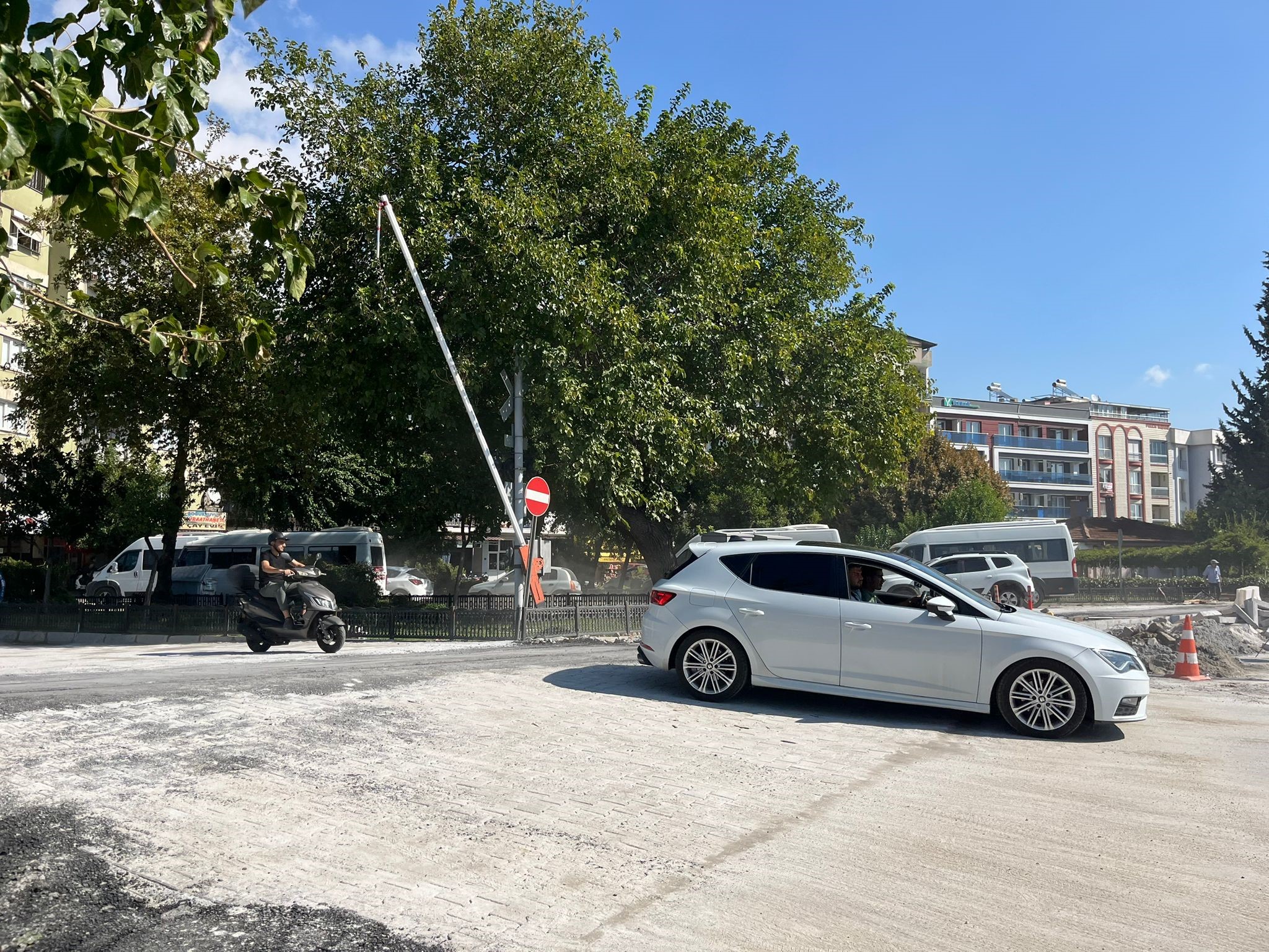 Soğukkuyu Hemzemin Geçidi Trafiğe Açıldı! (1)