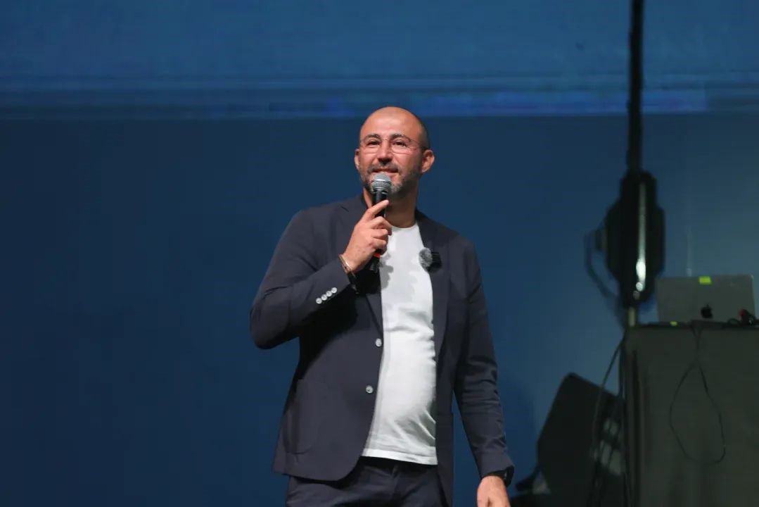 Ünlü Sanatçı Çakal'dan Festivale Renk Katan Performans! (2)