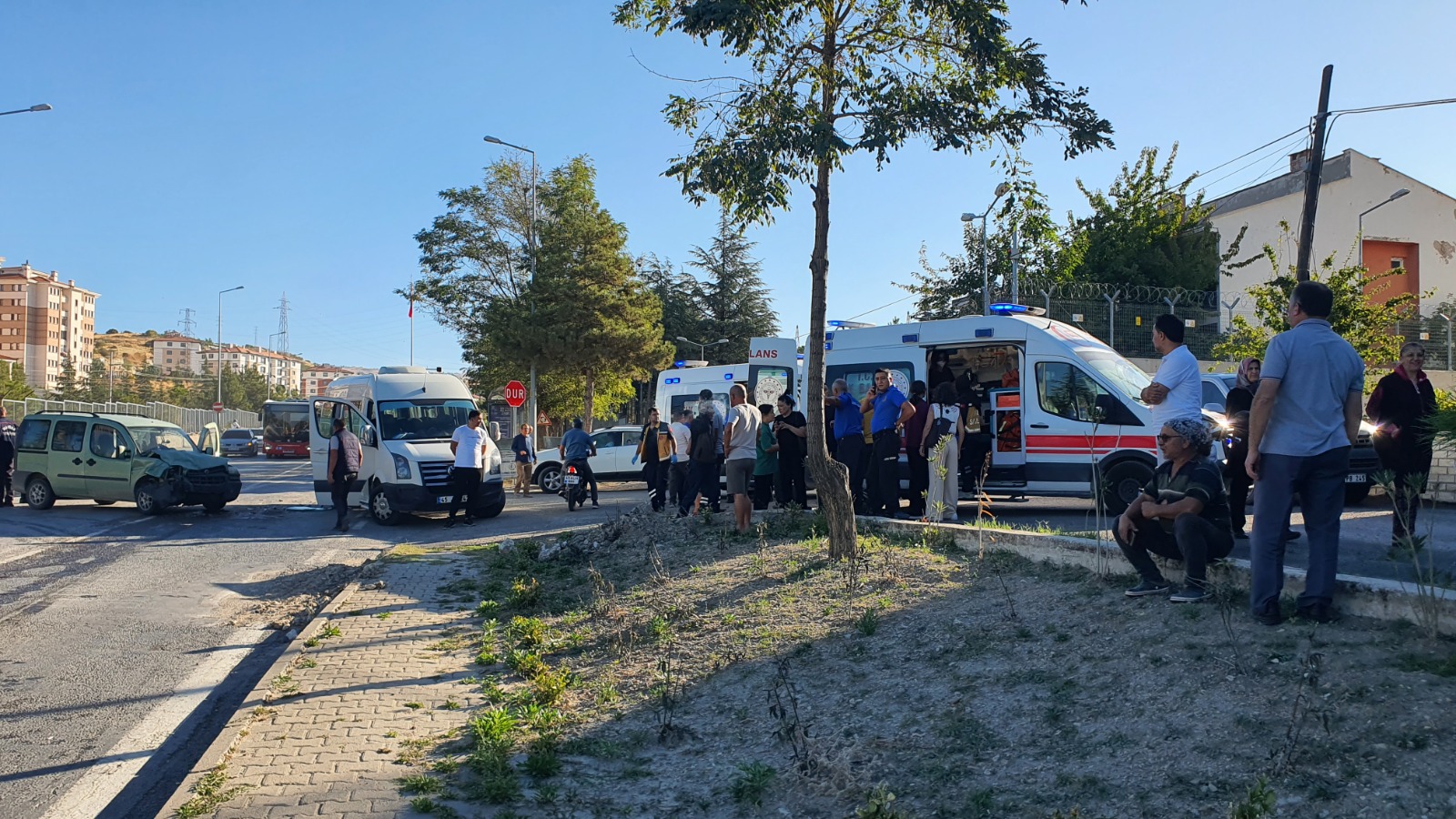 Manisa'da Öğrenci Servisi Kazası: 9 Yaralı-2