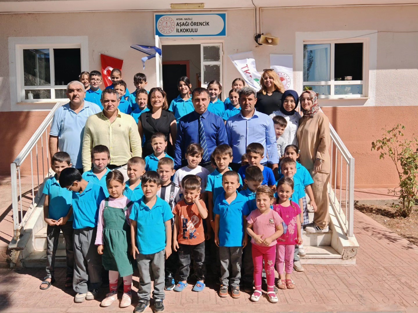 Zeytin Fidanlarını Toprakla Buluşturdu (3)