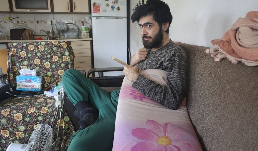 23 Yaşındaki Genç Sanal Dünyaya Bağımlı Hale Geldi! (1)
