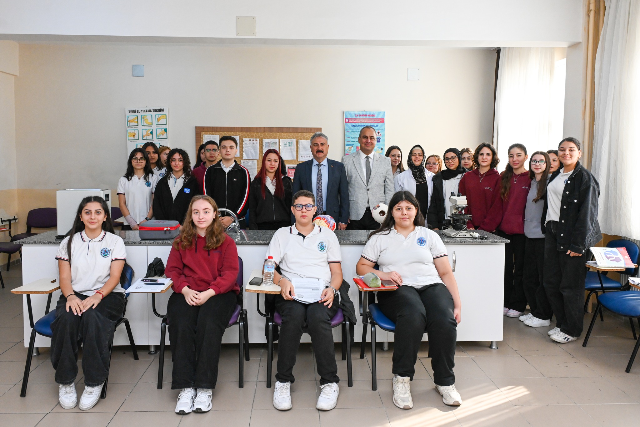 Manisa İl Emniyet Müdürü Fahri Aktaş’tan öğrencilere ziyaret.1