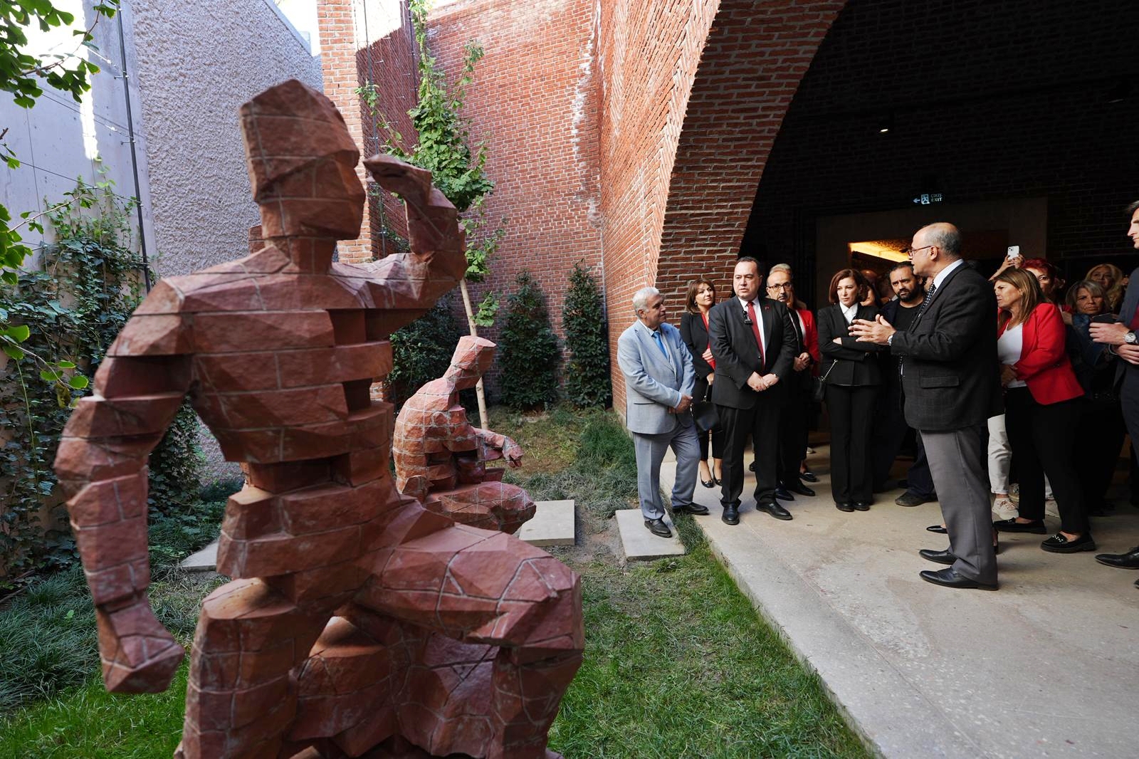 572498816 1414181073397241 7497068053687066356 N