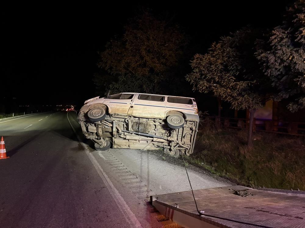 Edinilen bilgilere göre, kavşaktan karşıya geçmekte olan İbrahim Yılmaz (50) idaresindeki plakasız motosiklet ile D300 karayolunda Uşak istikametine seyir halinde olan M.F.K. (27) yönetimindeki 45 ALV 324 plakalı araç çarpıştı.