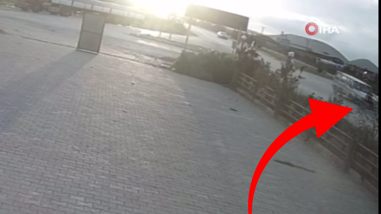 Feci kaza anı güvenlik kamerasına yansıdı.