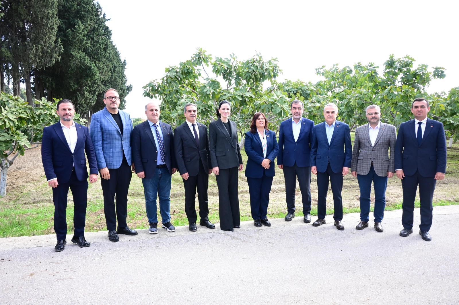 Aydının Sembolü (1)