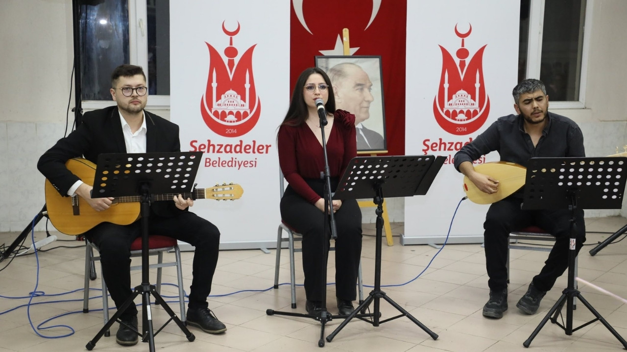 Cumhuriyet Işığı Aşağıçobanisa'da Parladı 3