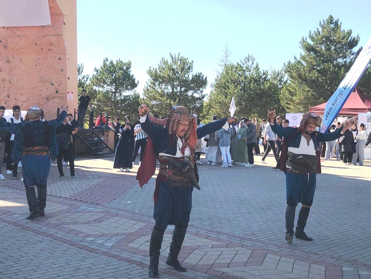 Dpü Oryantasyonunun En Gözde Kulübü Tbt Oldu (2)