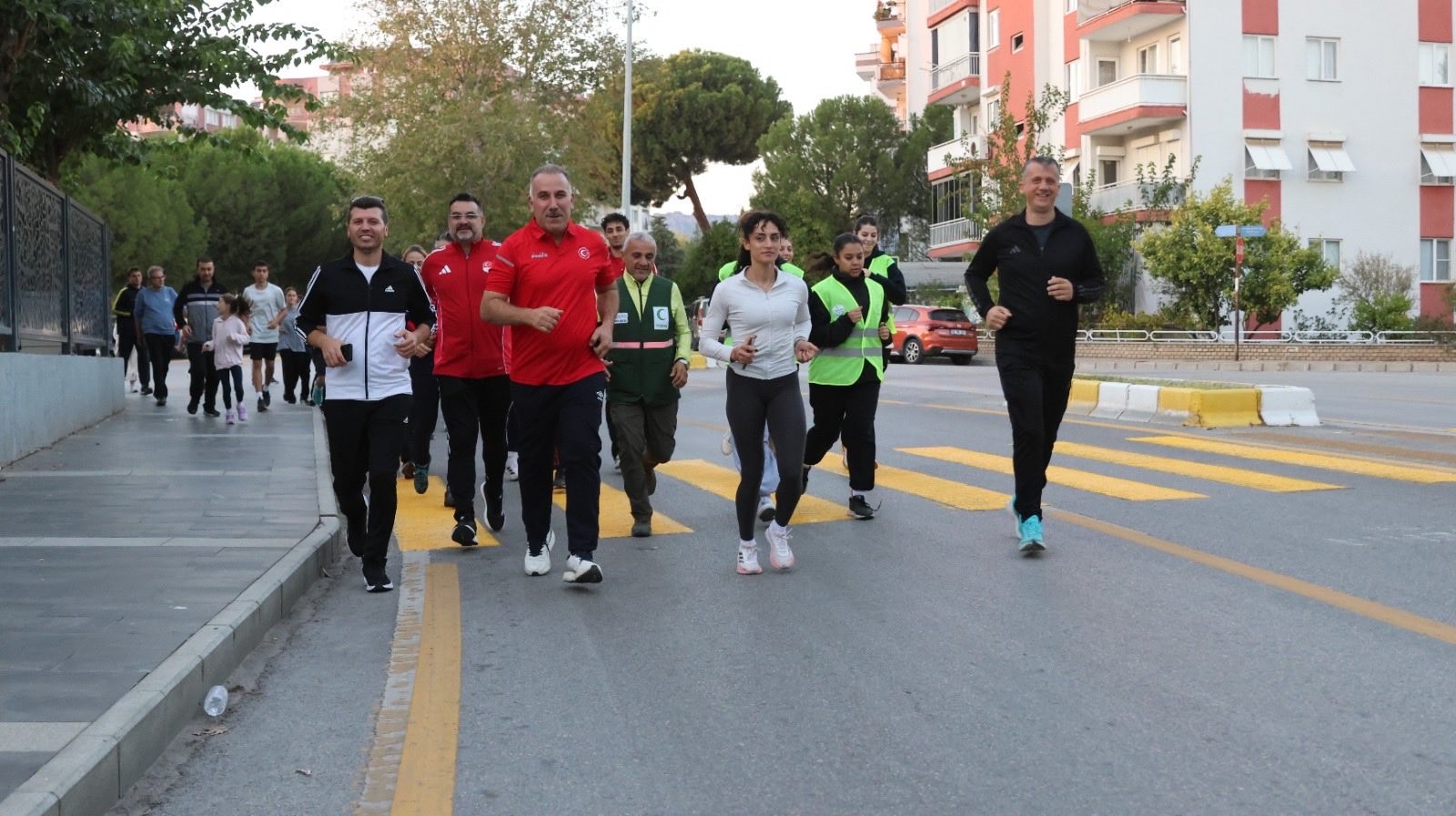 Ege'de 'Halk Koşusu' Etkinliğine Yoğun Katılım! (1)