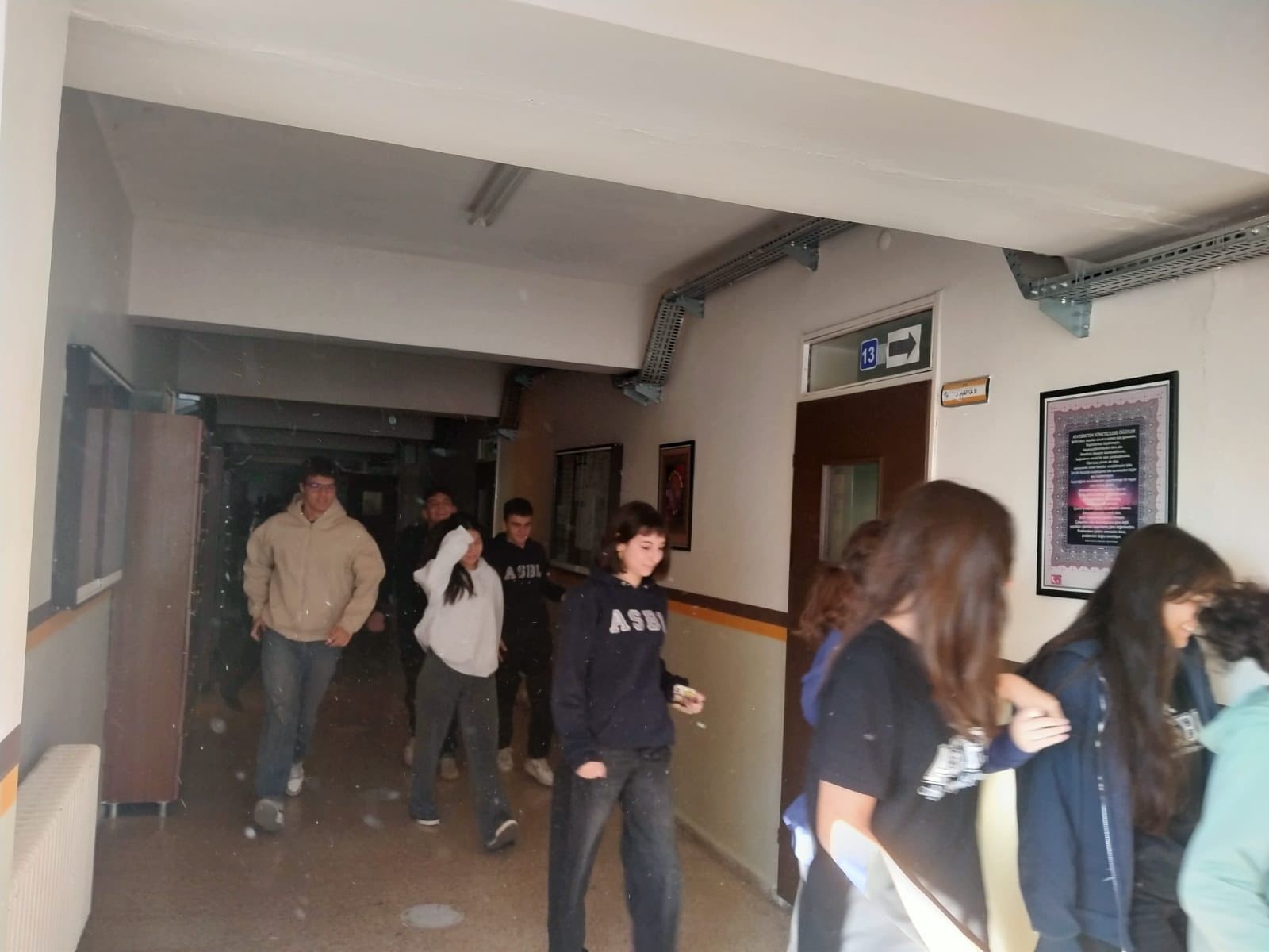 Ege'de Lise Öğrencilerine Deprem Tahliye Tatbikatı (3)