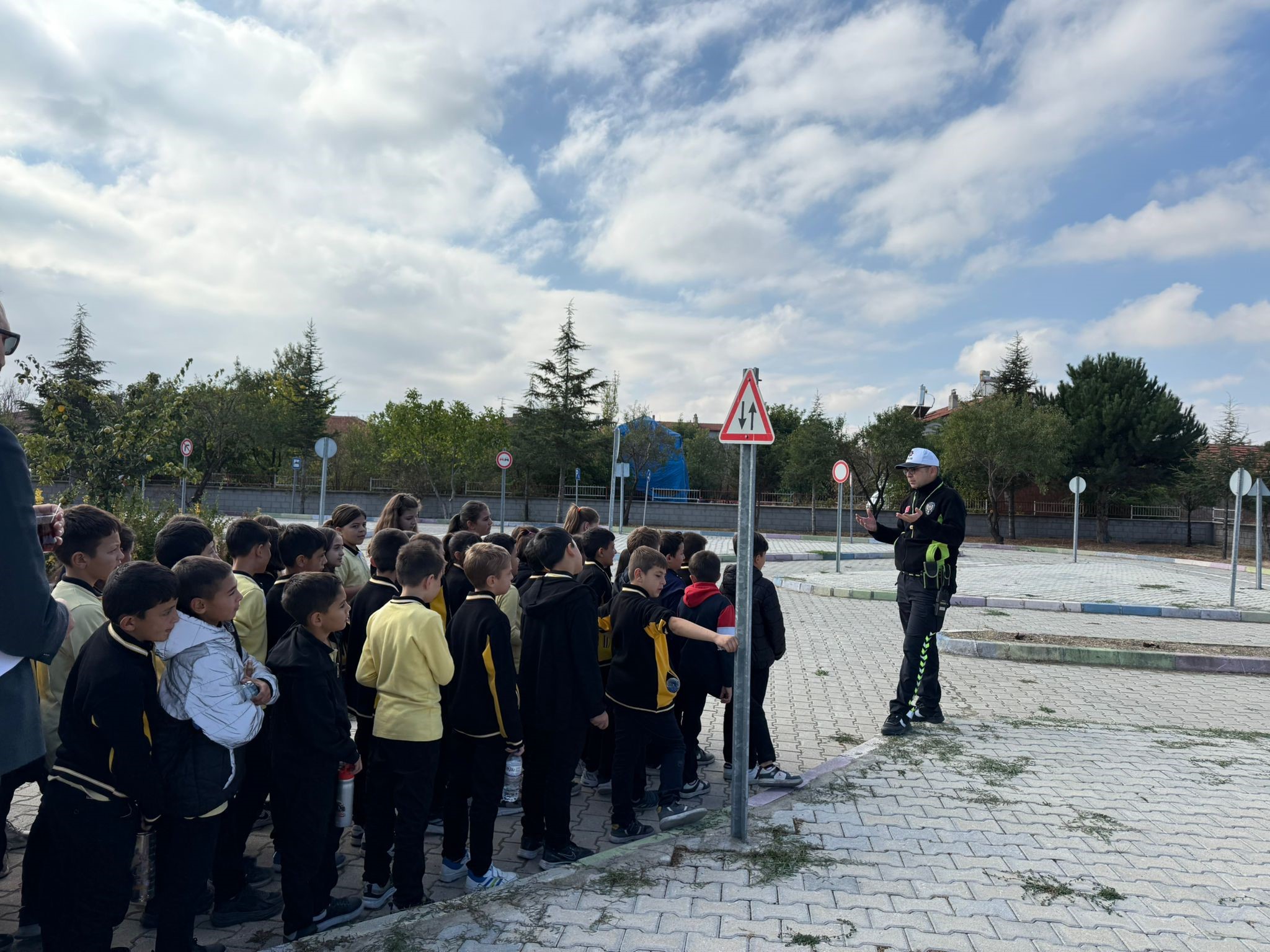 Ege'de Öğrencilere Trafik Güvenliği Eğitimi (1)