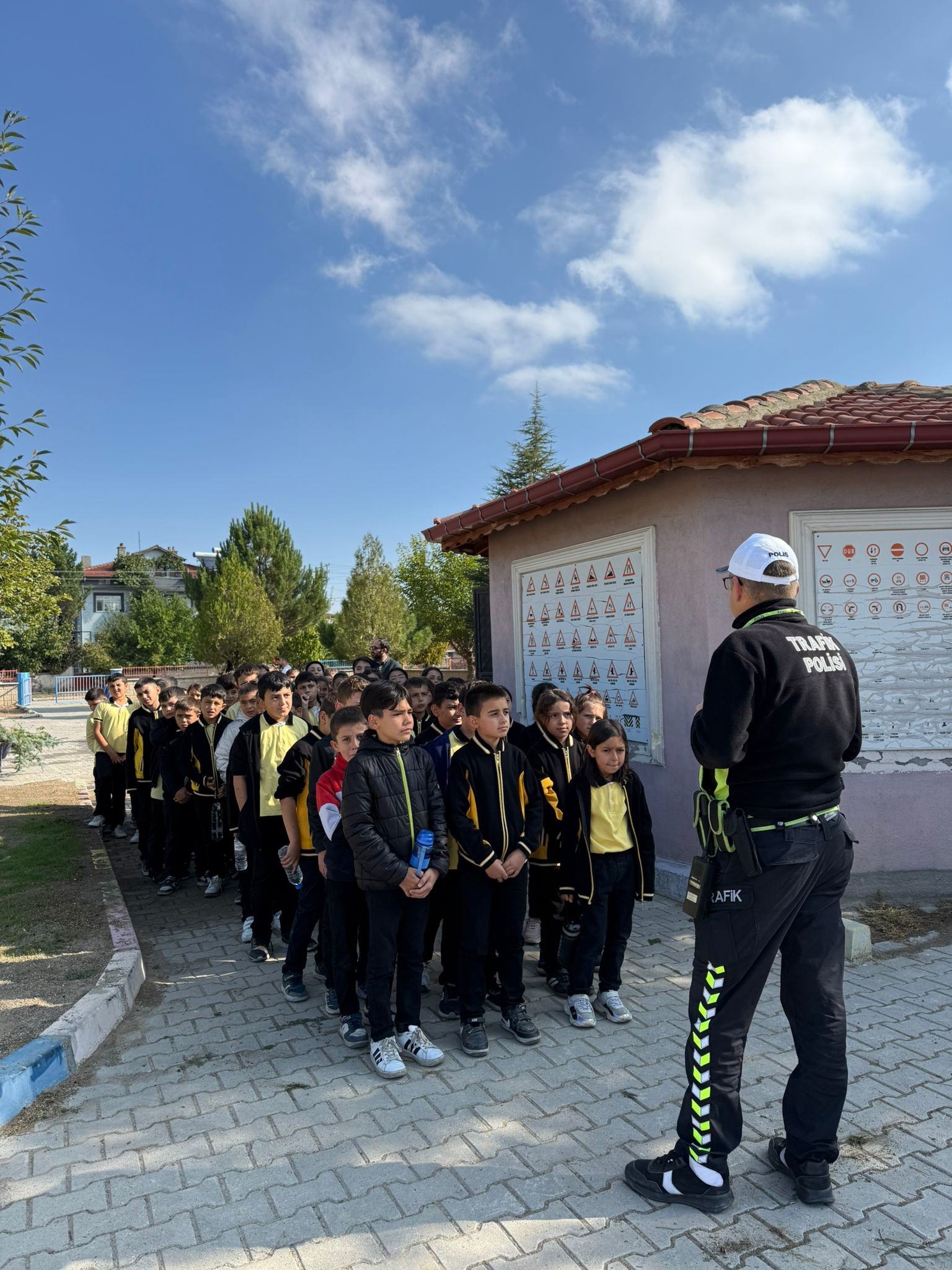 Ege'de Öğrencilere Trafik Güvenliği Eğitimi (4)