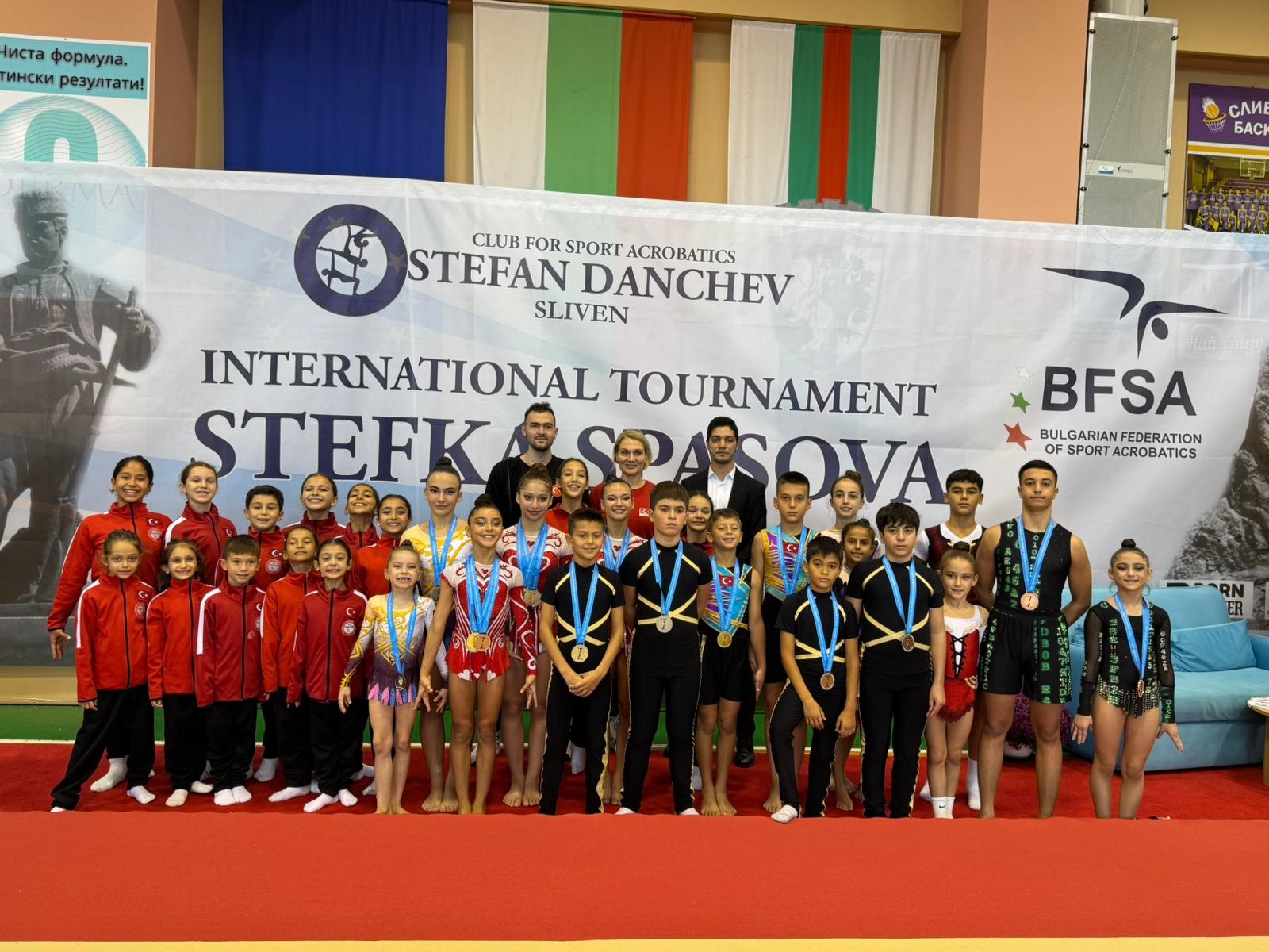 Ege'de Sporcular Bulgaristan’dan Madalya Ile Döndü (1)