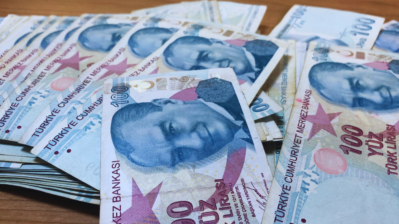 Ayrıca, 1 milyon 491 bin kişinin 2015 yılına ait toplam 3,1 milyar TL'lik borcunun tamamen silinmesi hedefleniyor.