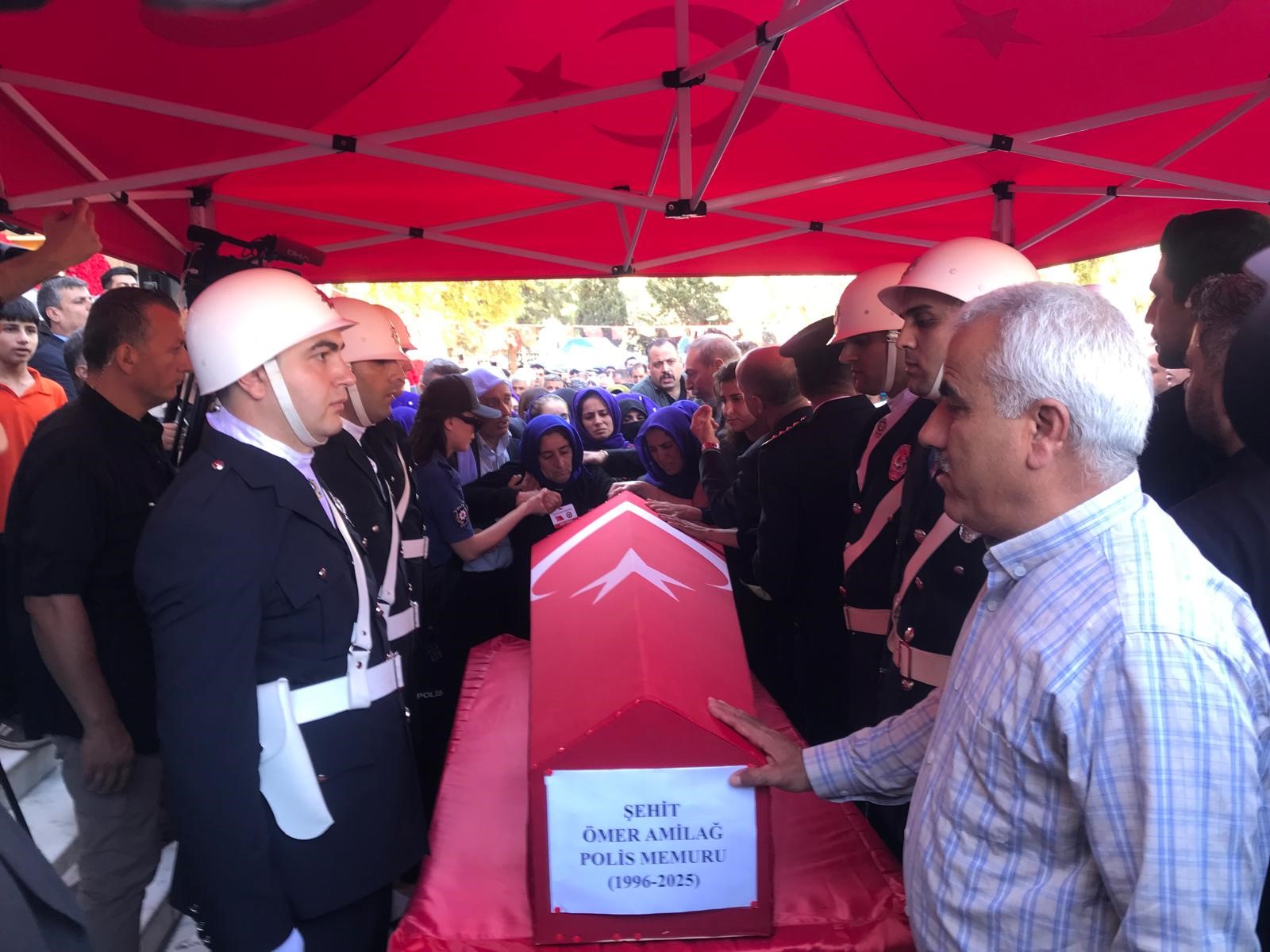 İzmir'deki Silahlı Saldırıda Şehit Olan Polis Memuruna Son Veda! (2)
