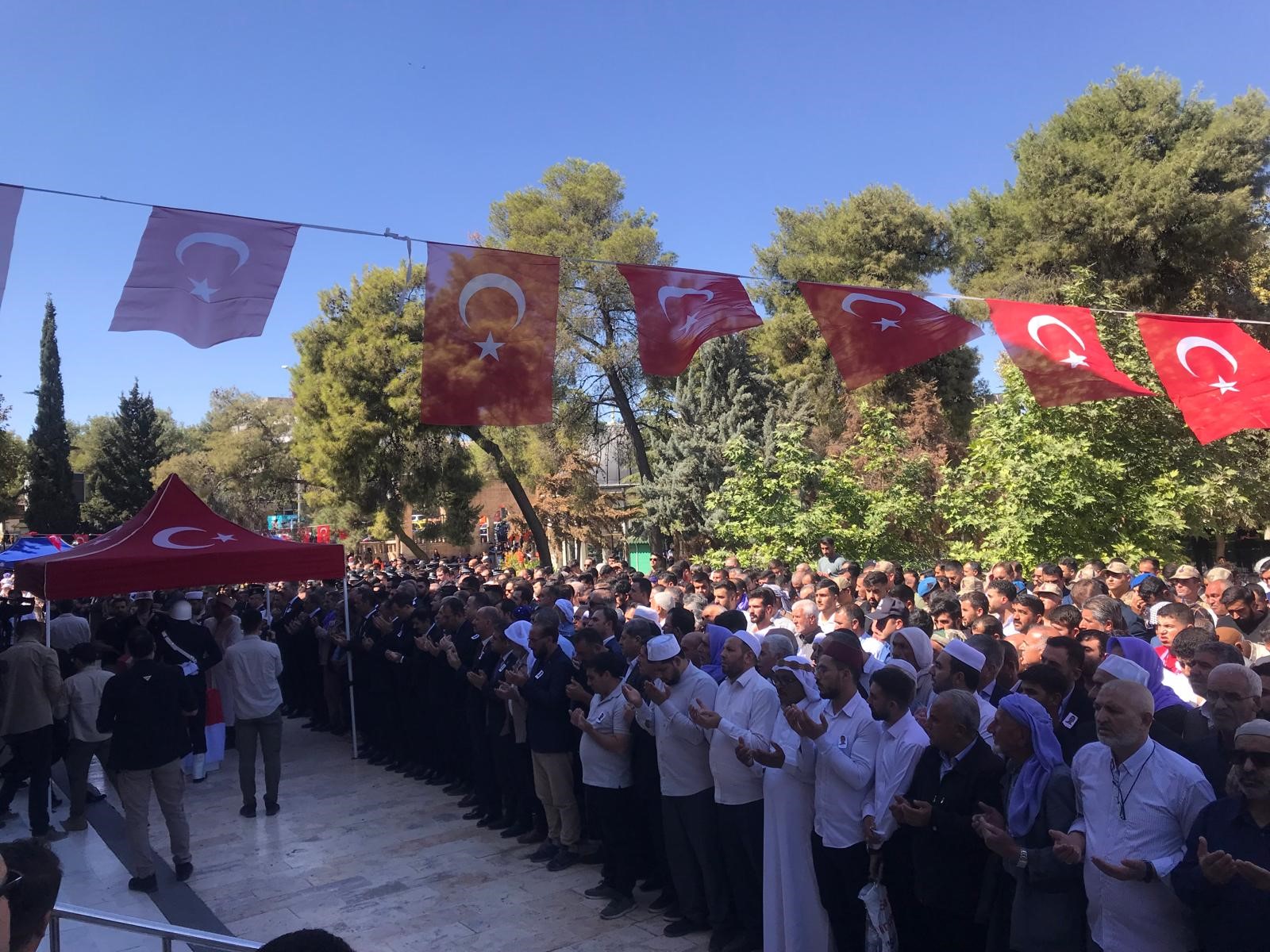 İzmir'deki Silahlı Saldırıda Şehit Olan Polis Memuruna Son Veda! (4)