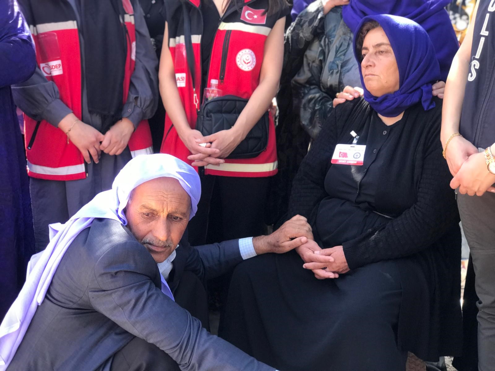 İzmir'deki Silahlı Saldırıda Şehit Olan Polis Memuruna Son Veda! (6)