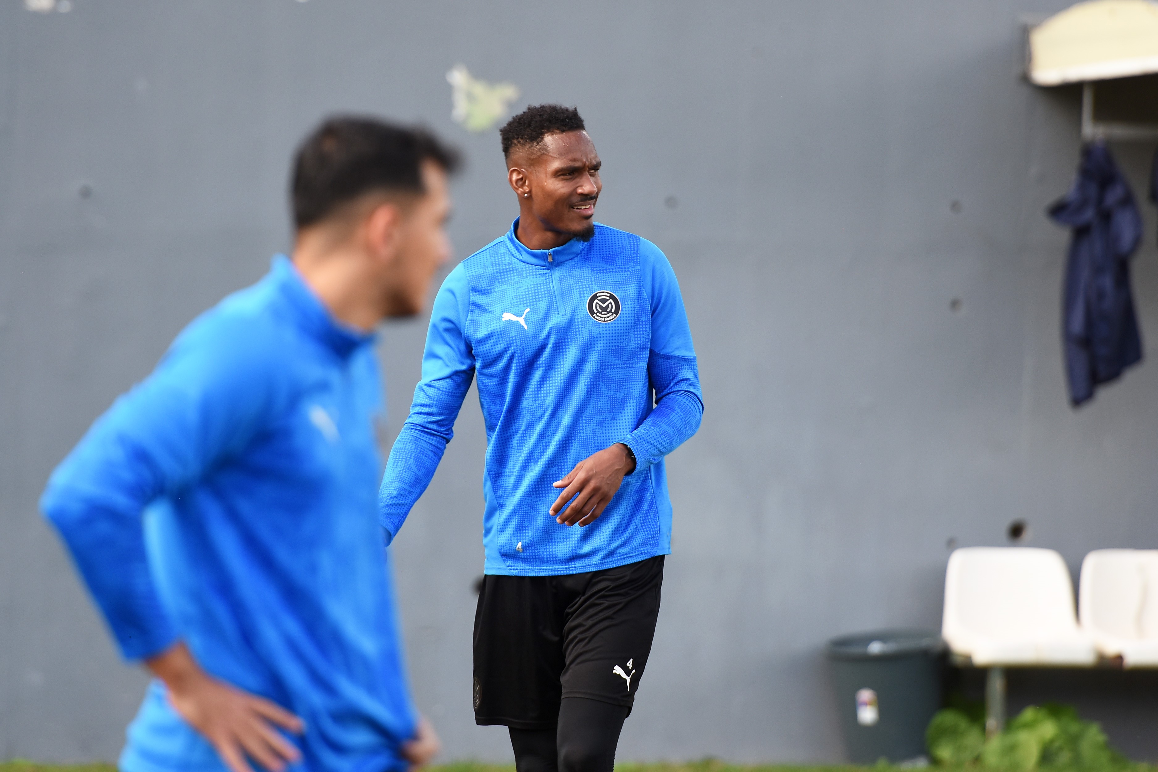 Manisa Futbol Kulübü (2)-1