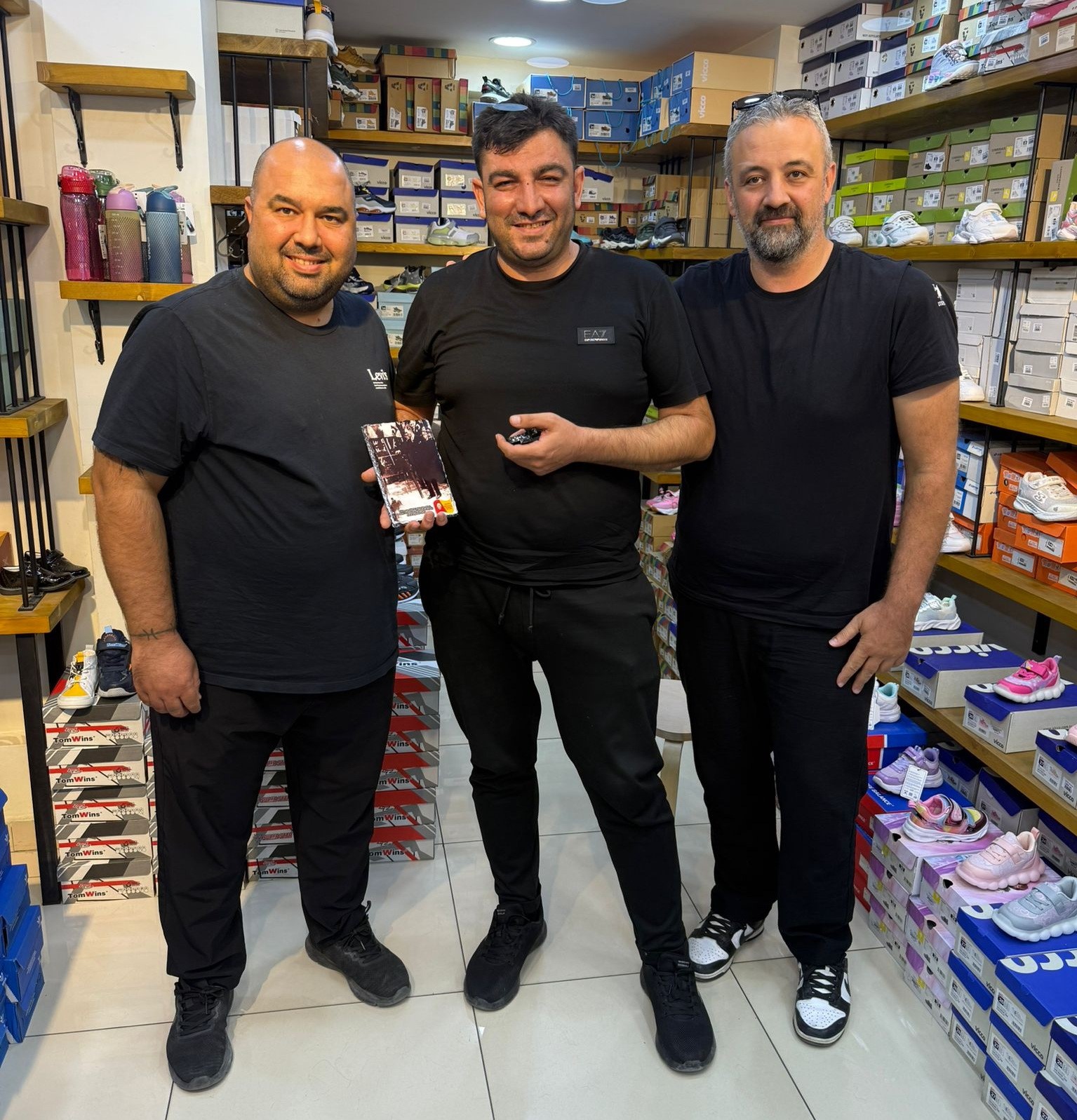 Salihli’de Galatasaray Taraftarlarından Öğrencilere Destek! (4)