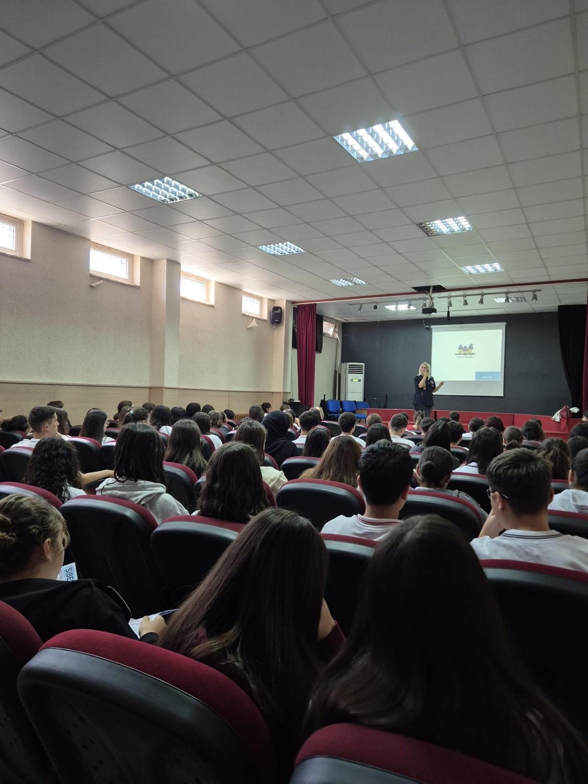 Si̇beray Ile Gençler Siber Suçlara Karşı Bilinçlendirildi (1)