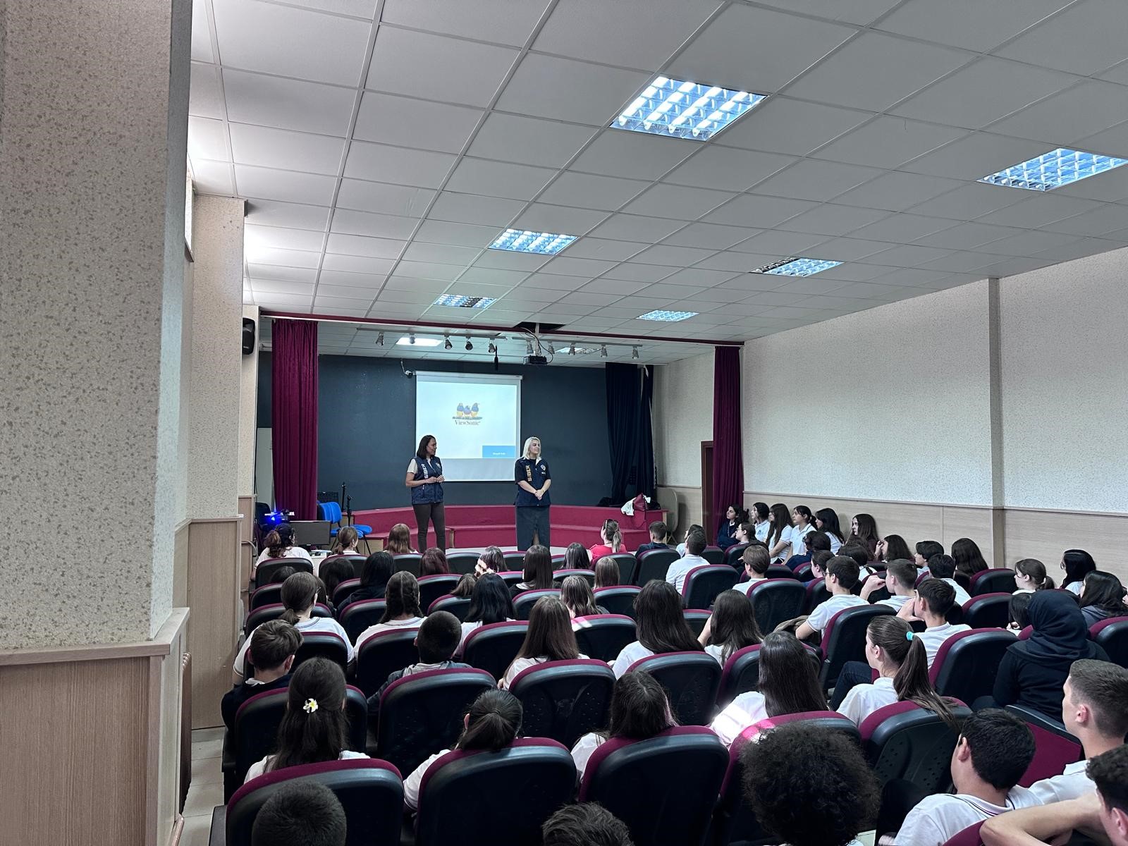 Si̇beray Ile Gençler Siber Suçlara Karşı Bilinçlendirildi (3)