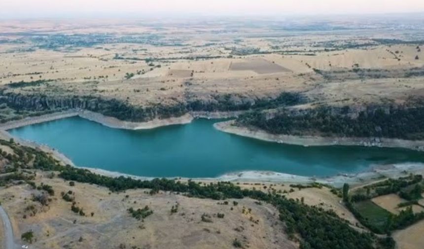 Uşak Altıntaş Barajı Ve Leşler Kayası...