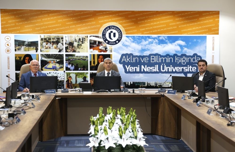Uşak Üniversitesi Ev Sahipliğinde Güvenlik Tedbirleri Toplantısı Yapıldı (2)