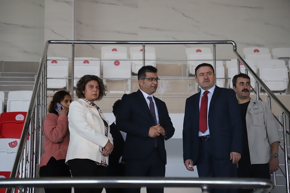 Vali Işın, Spor Tesislerinde Inceleme Yaptı! (3)