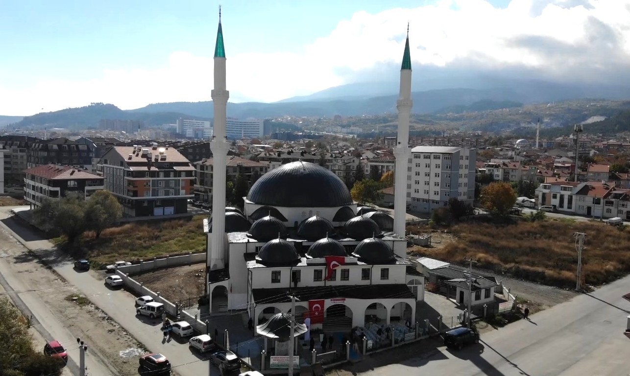 Yapımı Tamamlanan Hira Camii Ve Dr. Osman Konur 4 6 Yaş Kur'an Kursu, Törenle Ibadete Açıldı (1)