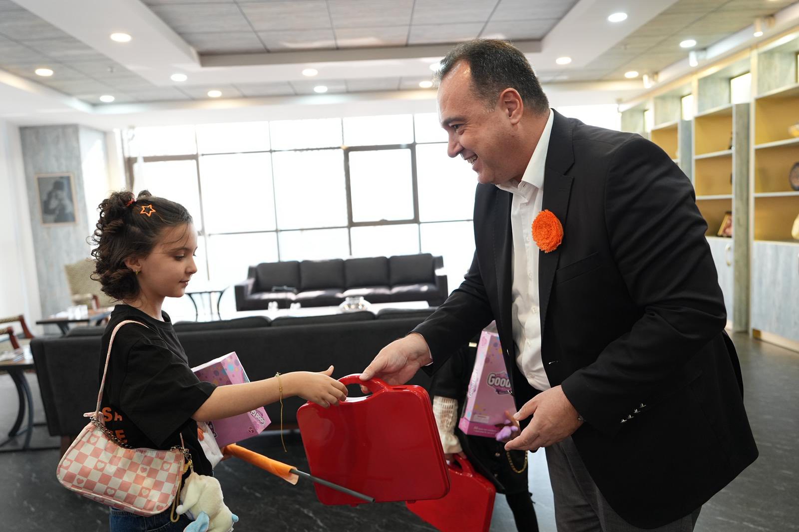 573068364 10163093445149823 8862143142496789269 N