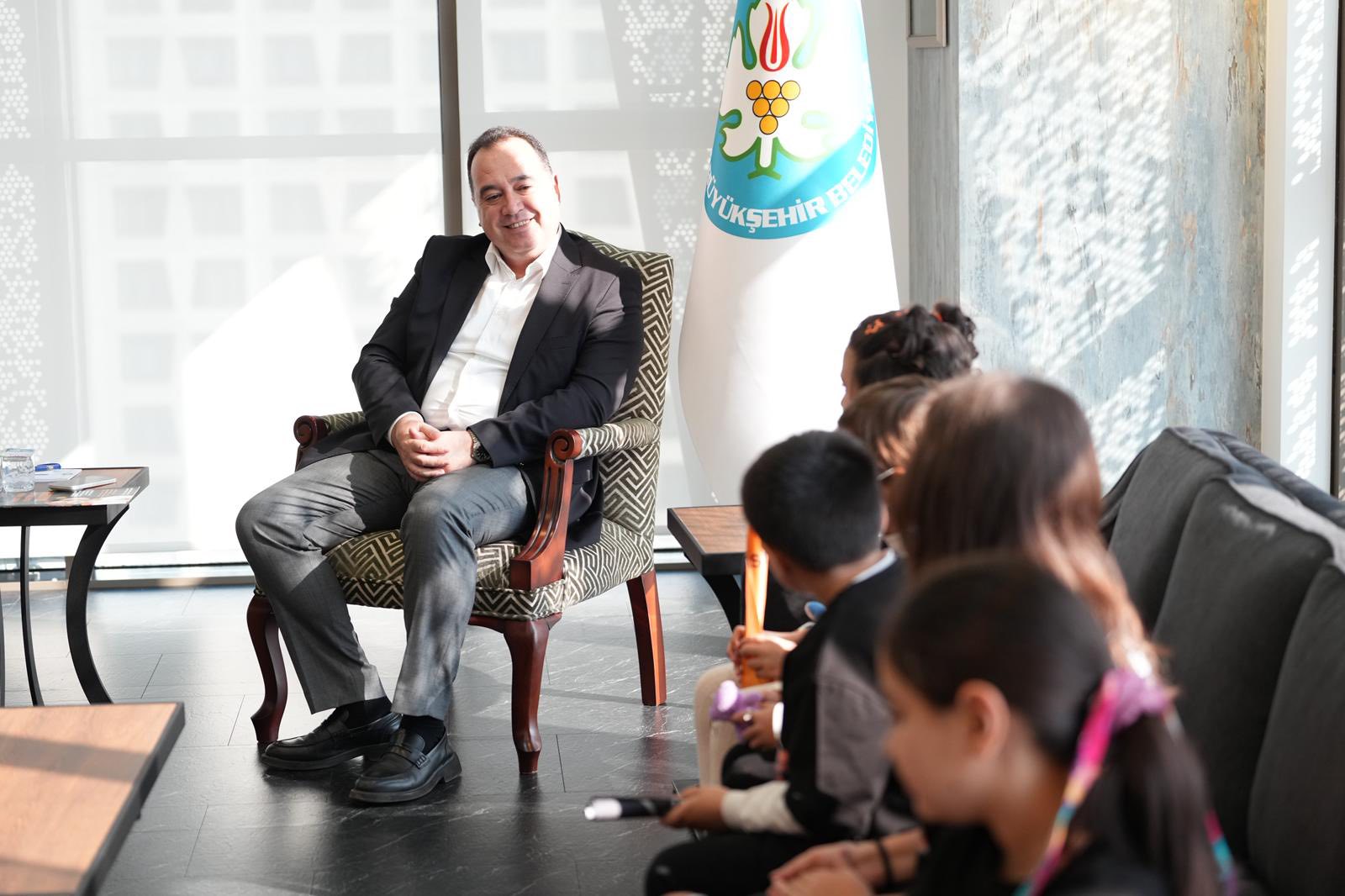 573862458 10163093444939823 2185141083469959885 N