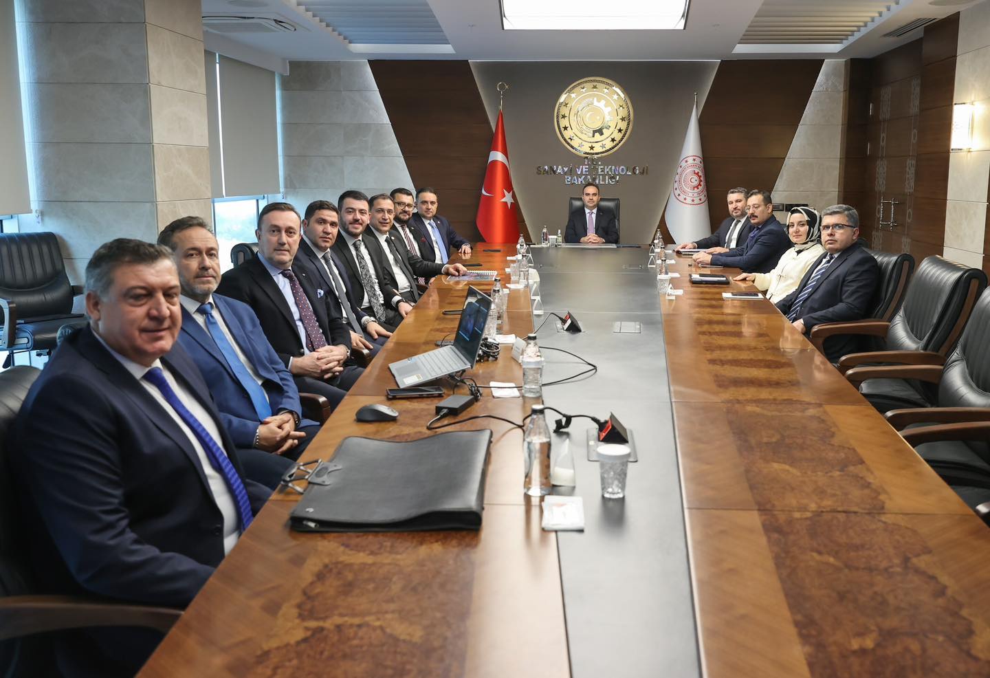 575176894 1265779165583093 1494451963082620964 N