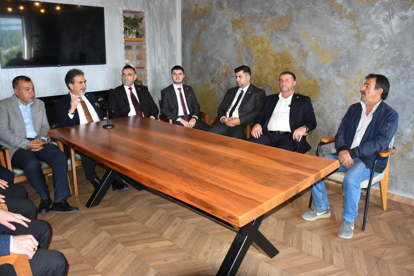 579595146 1364894095099506 2545157481897514585 N