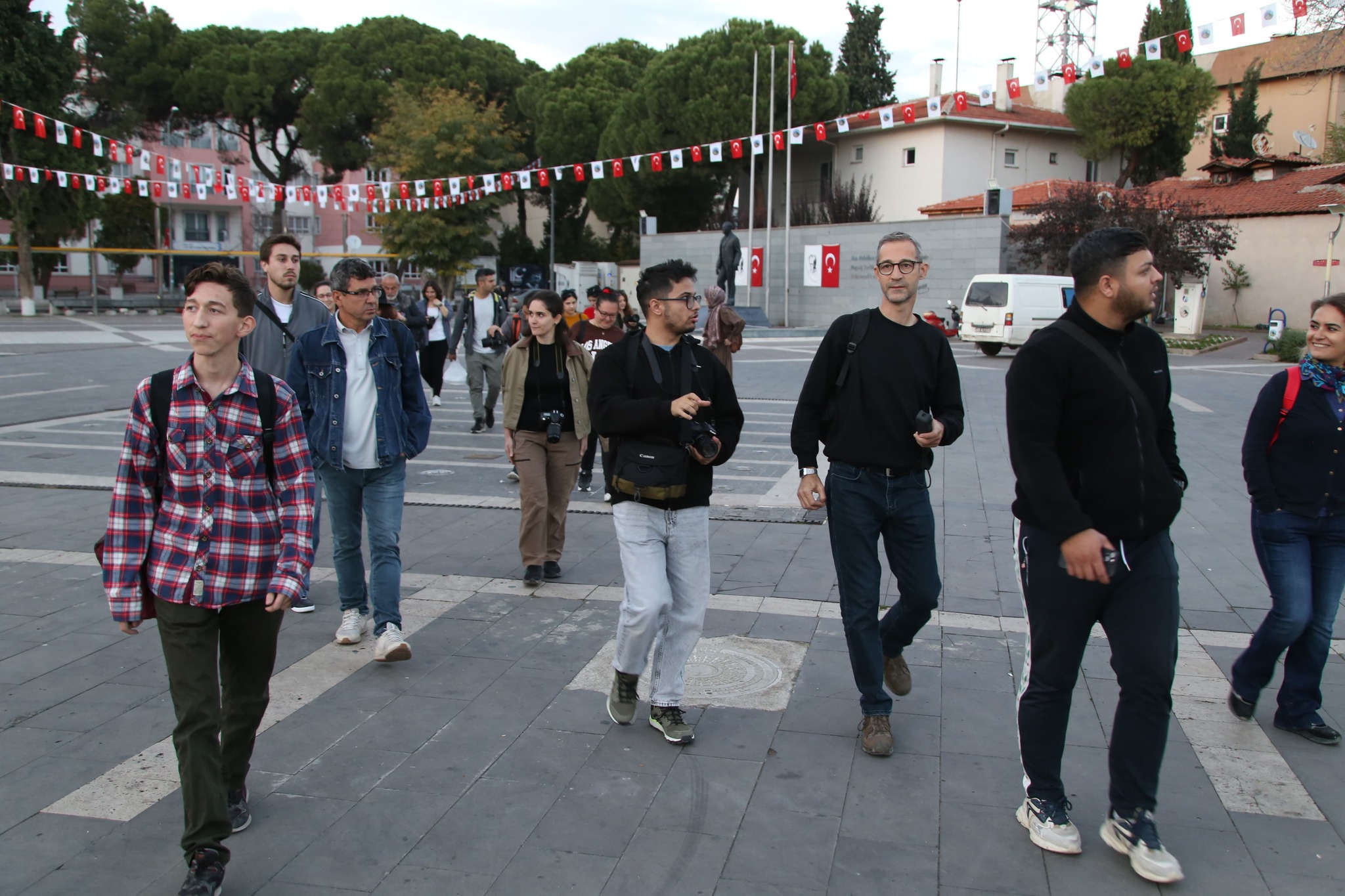 581823306 1300222165465897 1948400334277861826 N