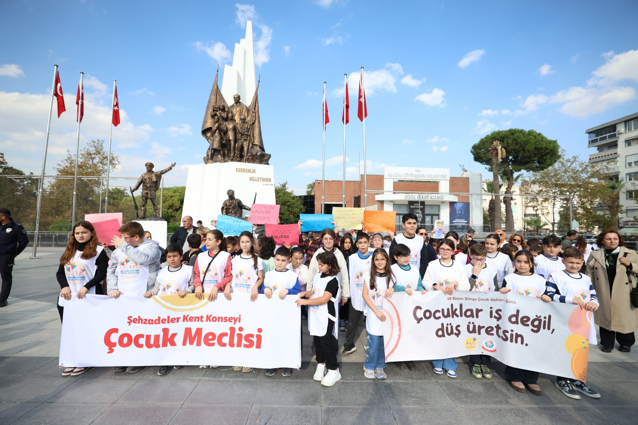 585361986 1284045573756065 5600421292545041211 N