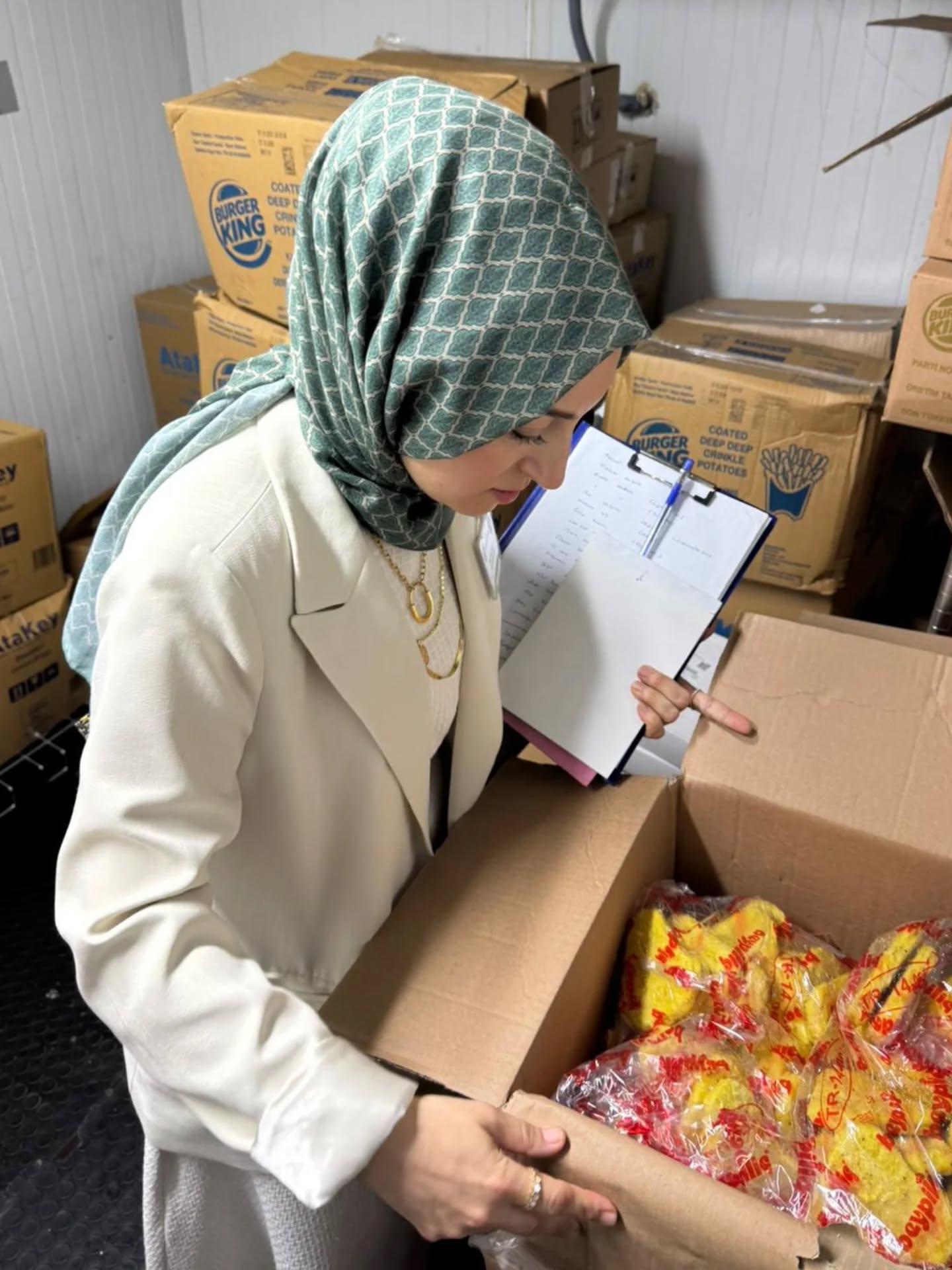 587561457 18541271989050383 3893956876999083548 N