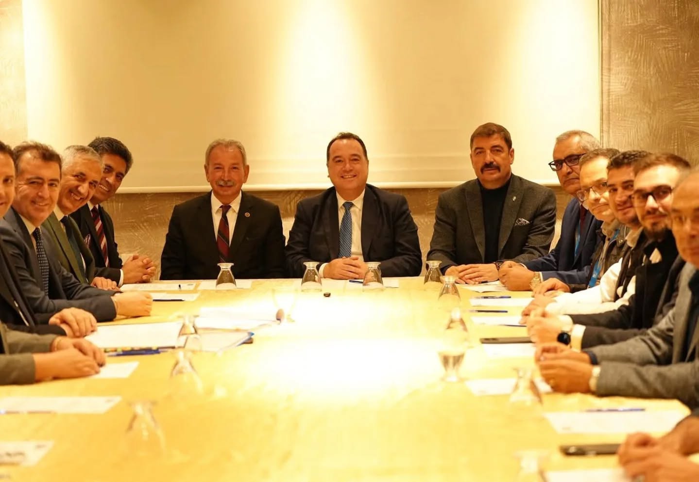 587706156 18398739457192704 257237607103702185 N